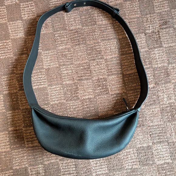Elegant Leather Black Sling Bag - Picture 6 of 9